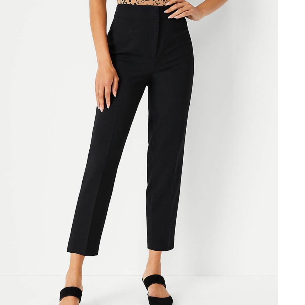 Ann Taylor high waisted crop slack pant. Size 14, Curvy Fit. In Like Condition!